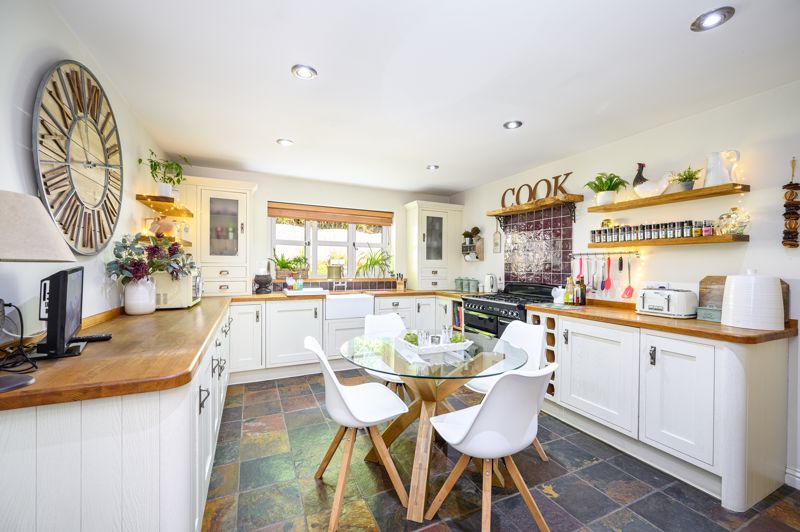 Kitchen- click for photo gallery